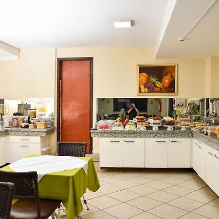 Hotel Casa Nova Várzea Grande Esterno foto
